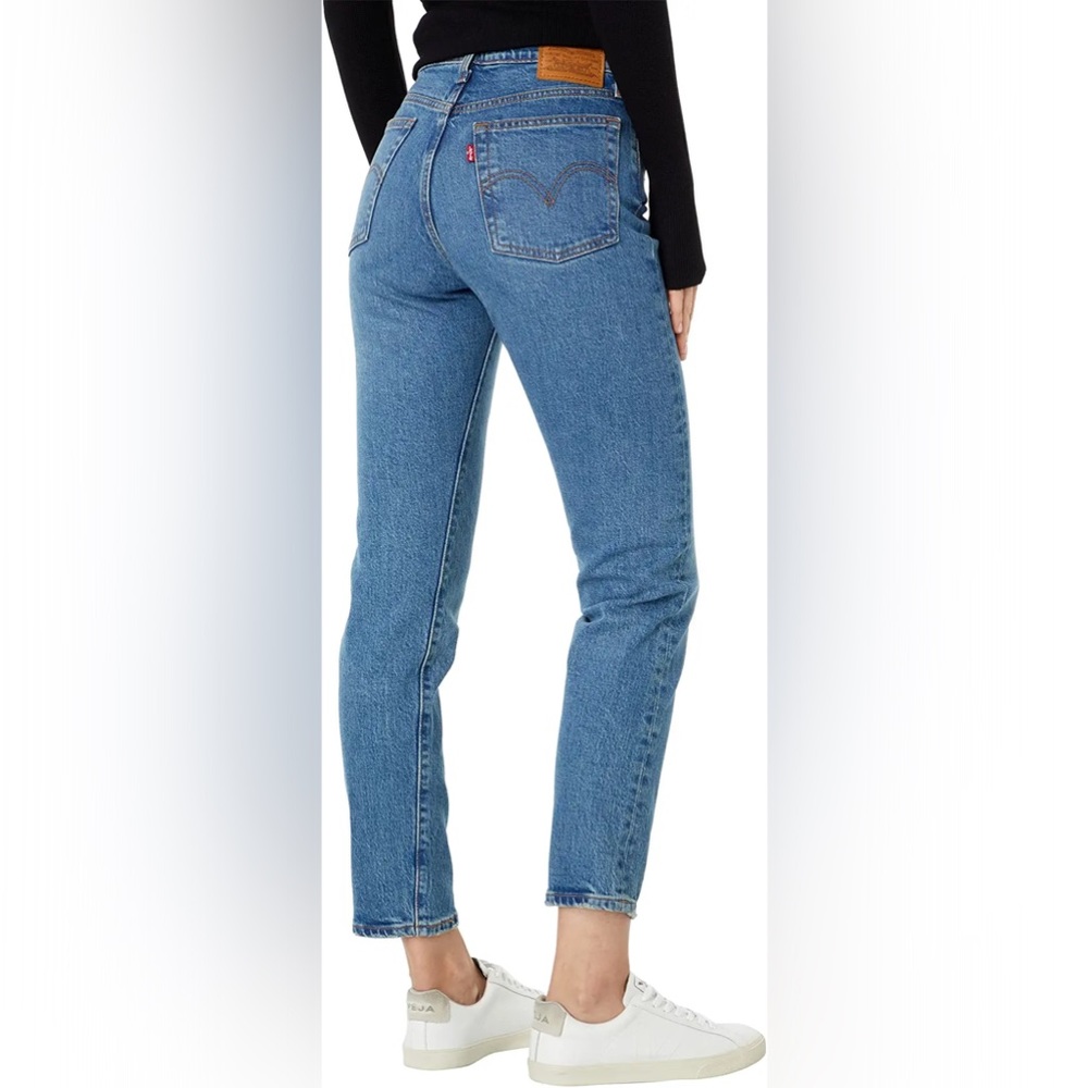 Levi’s Wedgie Fit Women’s Jeans Size 24 in “These Dreams” wash